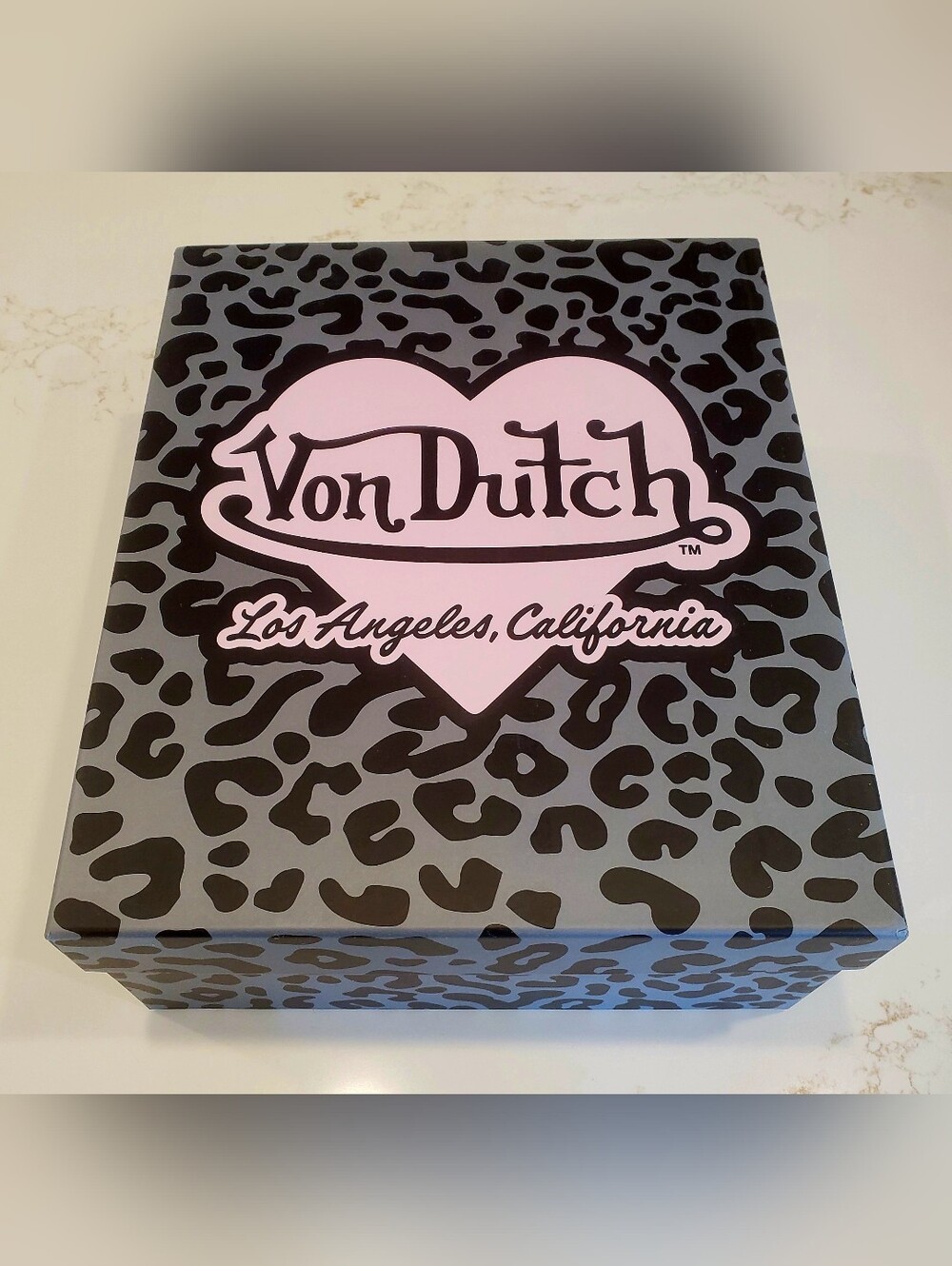 3-Piece Von Dutch Mini Bowling Purse Set - Includes Matching Waller & Keychain - Picture 11 of 15